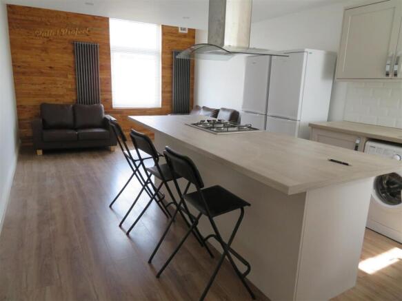 11 Stansted Kitch.JPG