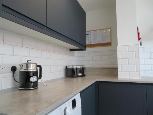 103 St Pauls Kitch3.JPG