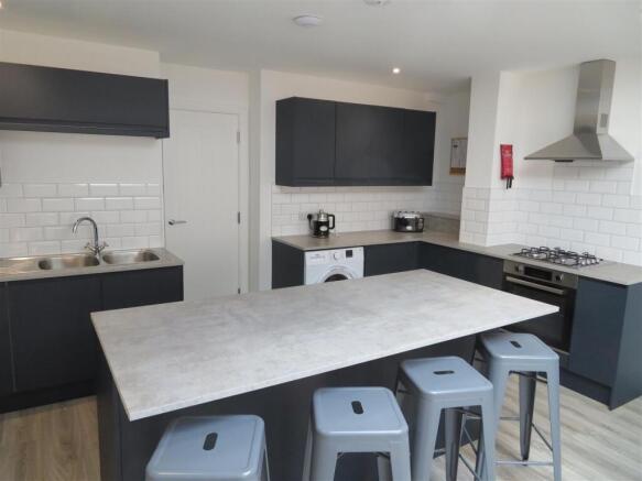 103 St Pauls Kitch.JPG