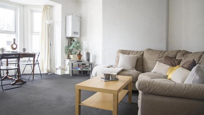 student-4-bed-flat-nightingale-rd-portsmouth (2).J