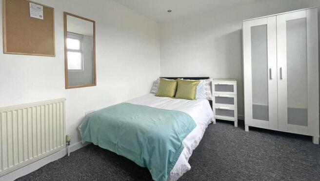 6-bedroom-student-house-pains-road-portsmouth (1).