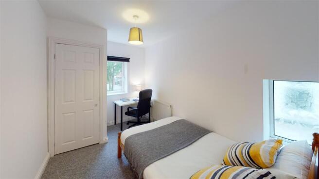 10-Margate-Rd-Portsmouth-Bedroom (4).jpg