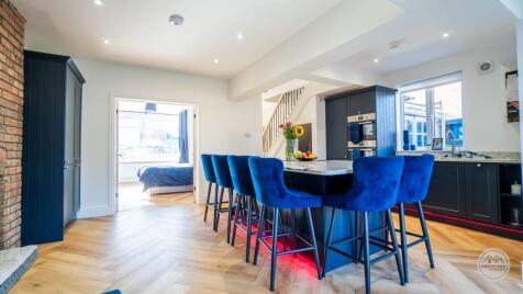 Stratford Avenue, Pinhoe, Exeter EX4 8ES