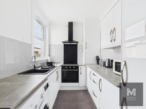 kitchen 2.jpg