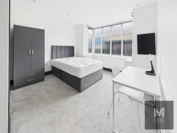 CAM03255G0-PR0042-STILL002 - Copy (2).jpg