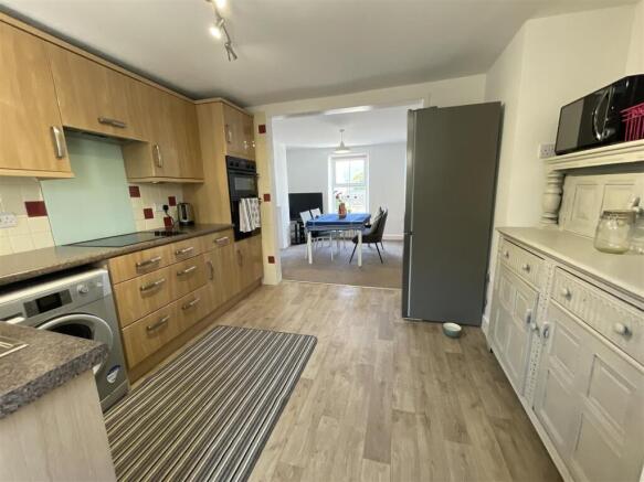 kitchen 1.JPG