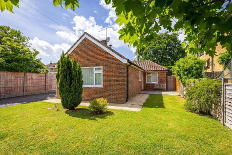 Linwood, St. Nicolas Close, Cranleigh, GU6 7AH