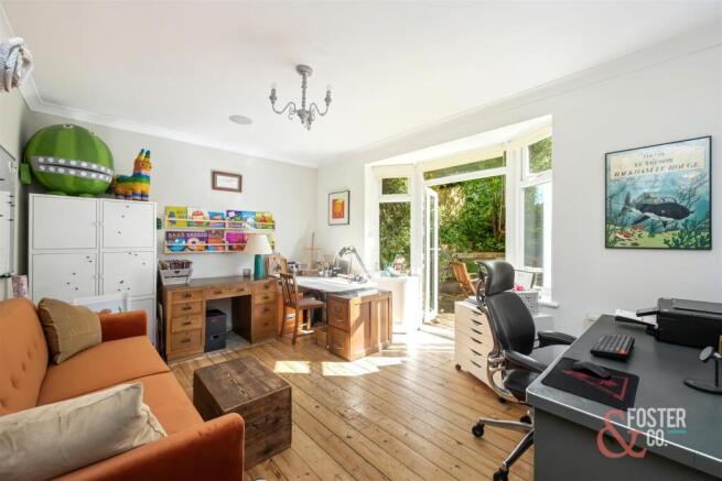 Valley Drive, 130-001.jpg