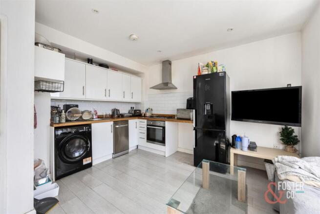 Whippingham Road, 22 (upstairs flat)-009.JPG