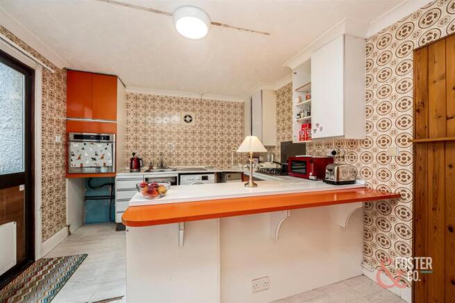 Hillbrow Road, 4-002.JPG