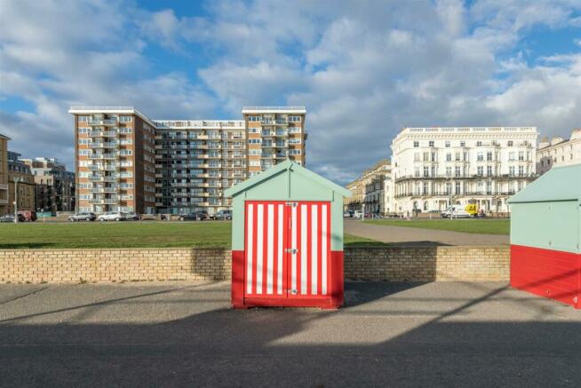 Beach Hut 18c_5.jpg