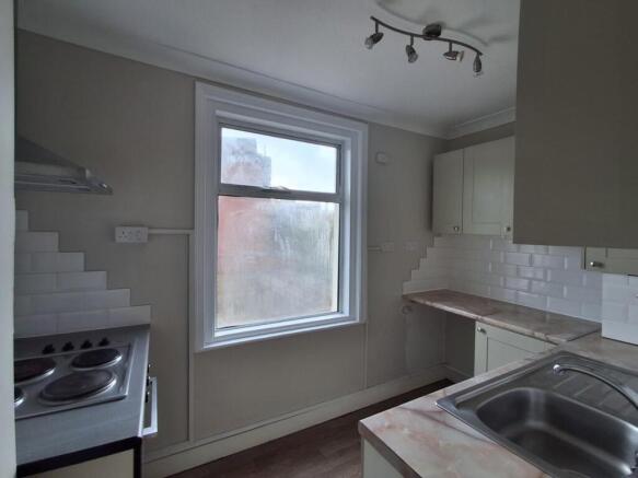 Kitchen 1.jpg