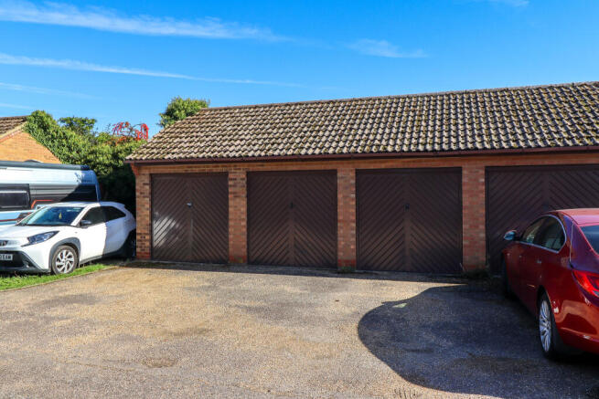 Garage & parking
