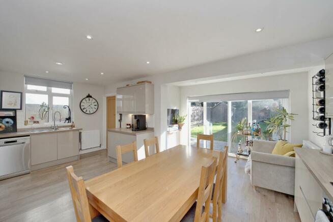 Open-plan kitchen/breakfast room