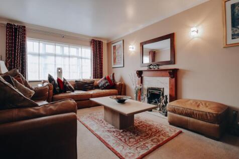 Elm Avenue, Watford, WD19