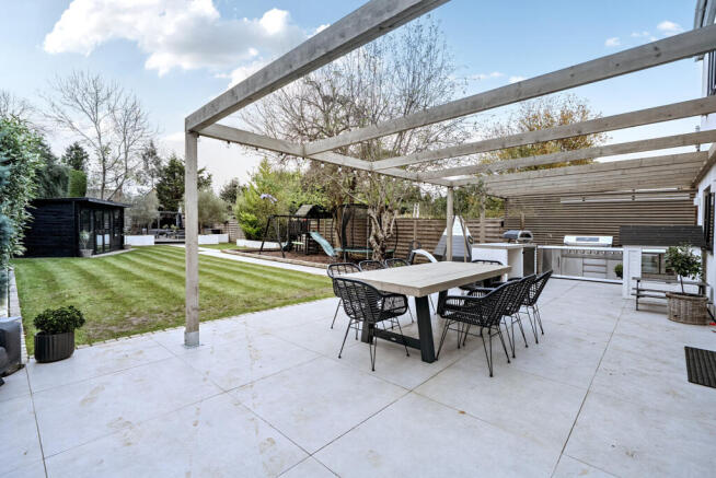 1383560-8-691f30d...