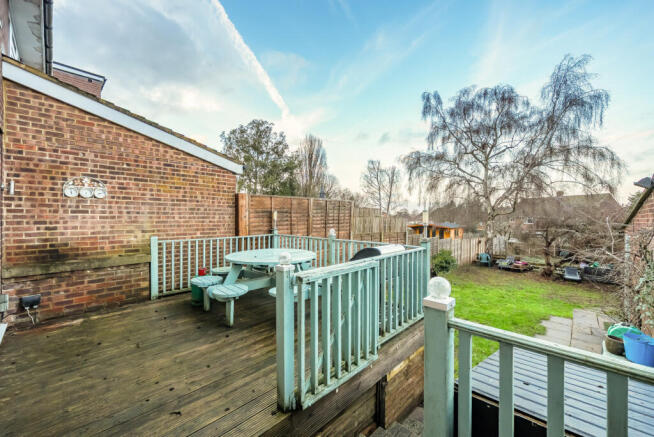 1400086-5-696a632...