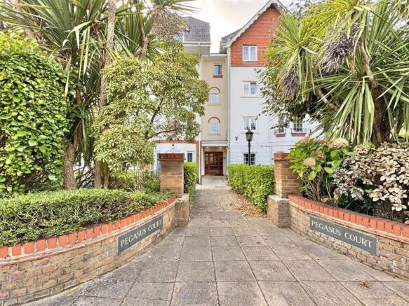 Entrance to building.jpg