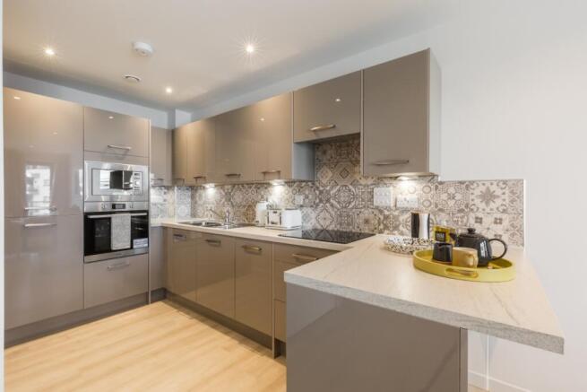 6 Hi Gloss Kitchen