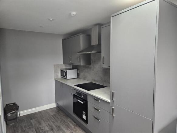 19 high st kitchen.jpg