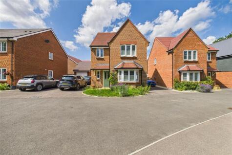 Little Hannocks Close, Ash, Aldershot, Surrey, GU12