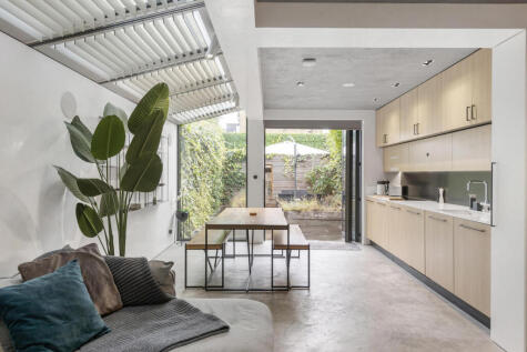 Windmill Road, Brentford, TW8