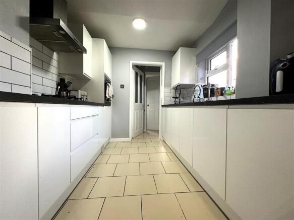 Kitchen III.jpg