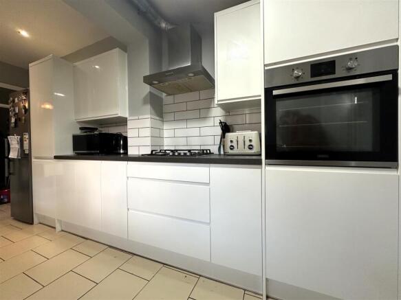 Kitchen V.jpg