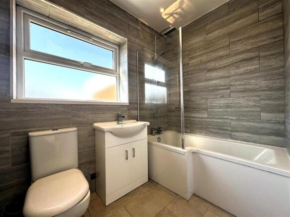 Bathroom I.jpg