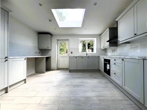 Kitchen III.jpg