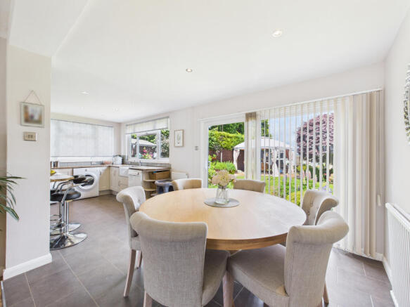 CAM01354G0-PR0540-STILL008