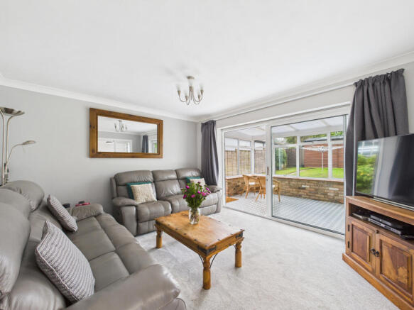 CAM01354G0-PR0587-STILL010