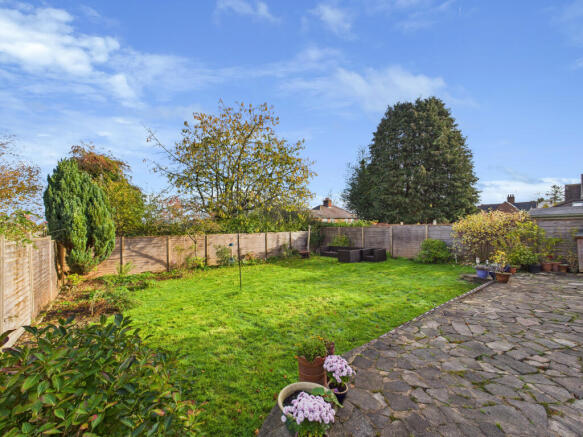 CAM01354G0-PR0612-STILL012