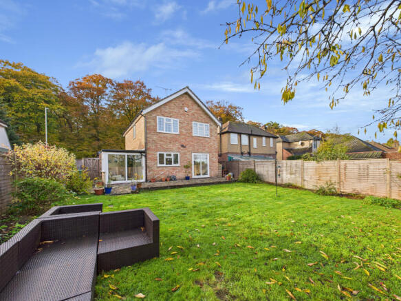 CAM01354G0-PR0612-STILL010