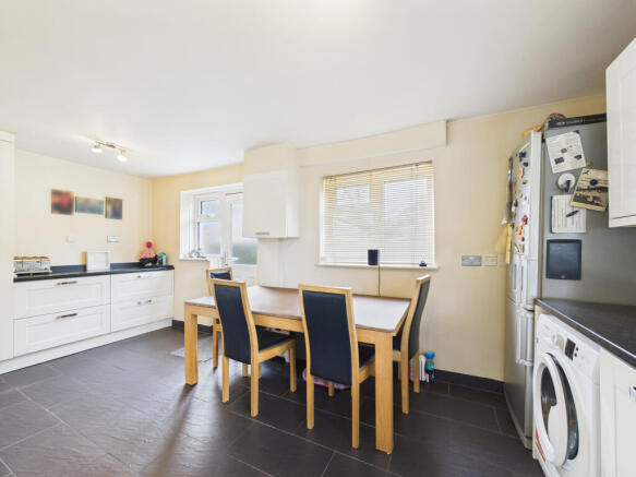 CAM01354G0-PR0613-STILL001