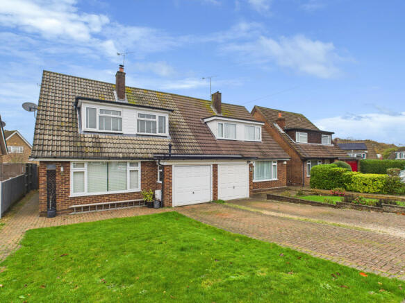 CAM02536G0-PR0024-STILL038