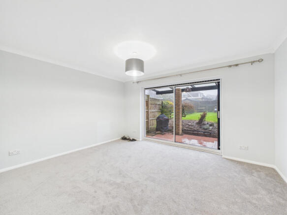 CAM02536G0-PR0039-STILL007