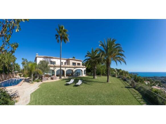 Luxury villa in Benissa with panoramic views of the Mediterranean Sea