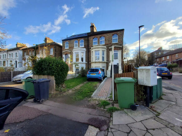 Lower Ground Floor maisonette - Rockbourne Road