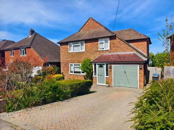 4-Bed Detached Home in East Grinstead | New Move 
