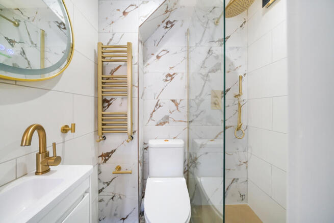 Chain-Free 2-Bed - 2-Bath Apartment | Sydenham Rd