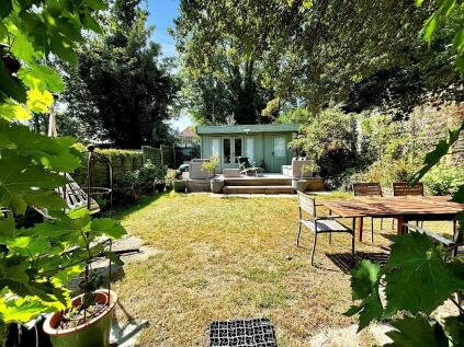 Foxearth Road, Selsdon, South Croydon, CR2 8EF