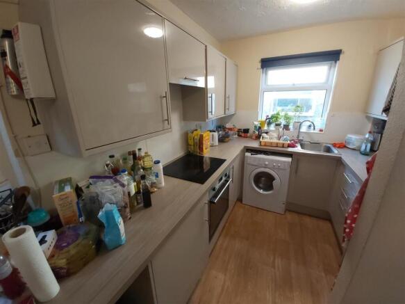 429 kitchen.jpg
