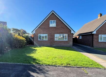 11 Faenol Isaf, Tywyn, Gwynedd, LL360DW