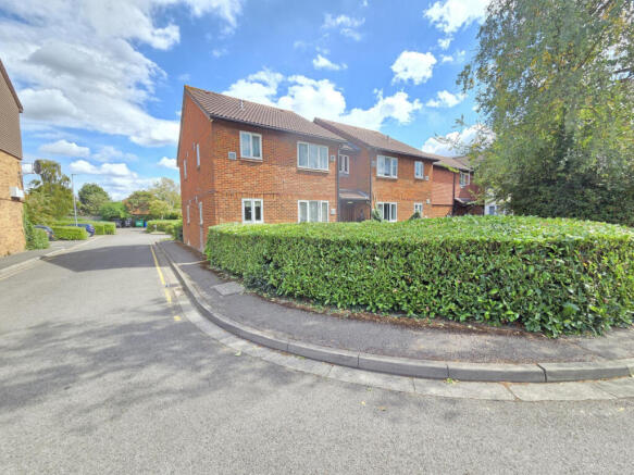 1 bed studio for sale Brendon Close, Harlington U
