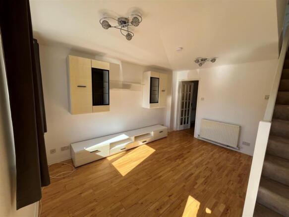 Lounge 4.jpg