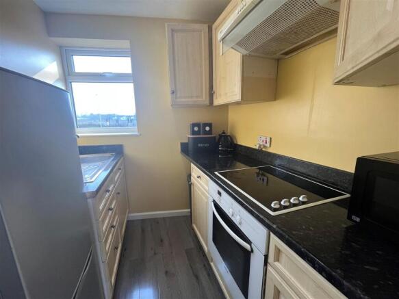 Kitchen 3.jpg