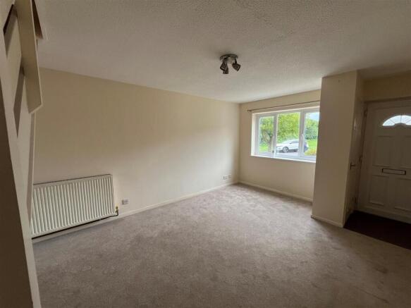 Lounge 2.jpg