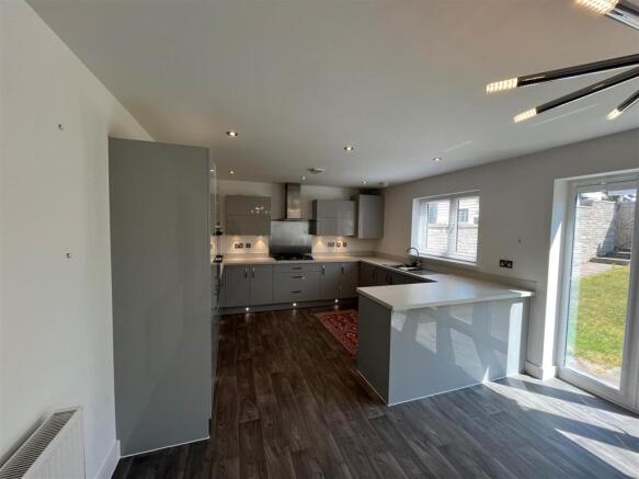 Kitchen 3.jpg