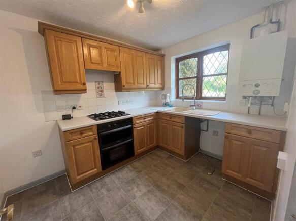 Kitchen 2.jpg